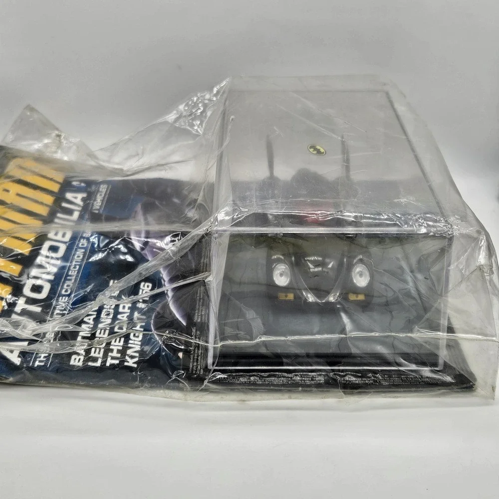 Eaglemoss Batman Automobilia #27 Legends of the Dark Knight #156 Batmobile 1:43